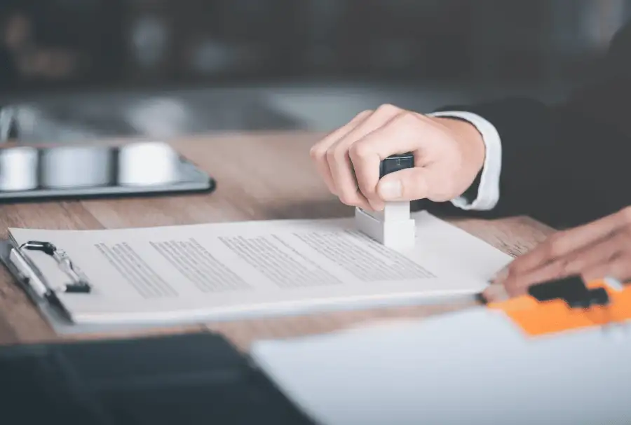 Manage Customs and Verify Documentation
